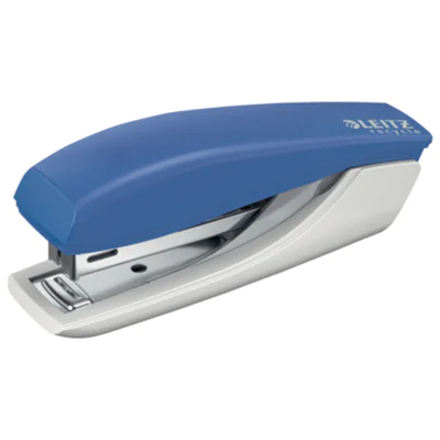 Leitz Heftgerät NeXXt Recycle Mini No. 10 fest/lösbar/nageln 10 Bl. (80 g/m²) Metall/Kunststoff (Kunststoff, 81 % recycelt) blau