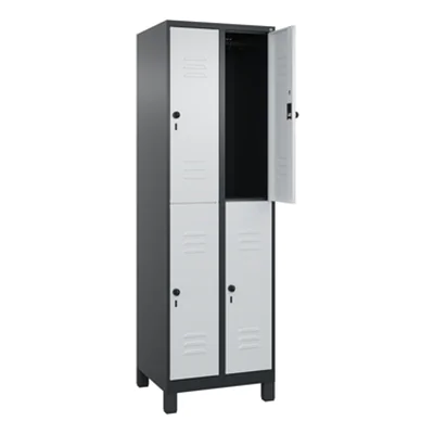 C+P Kleiderspind Classic PLUS 600 x 1.950 x 500 mm (B x H x T) 2 Abteile Stahl Farbe der Front: lichtgrau Farbe des Korpus: schwarzgrau